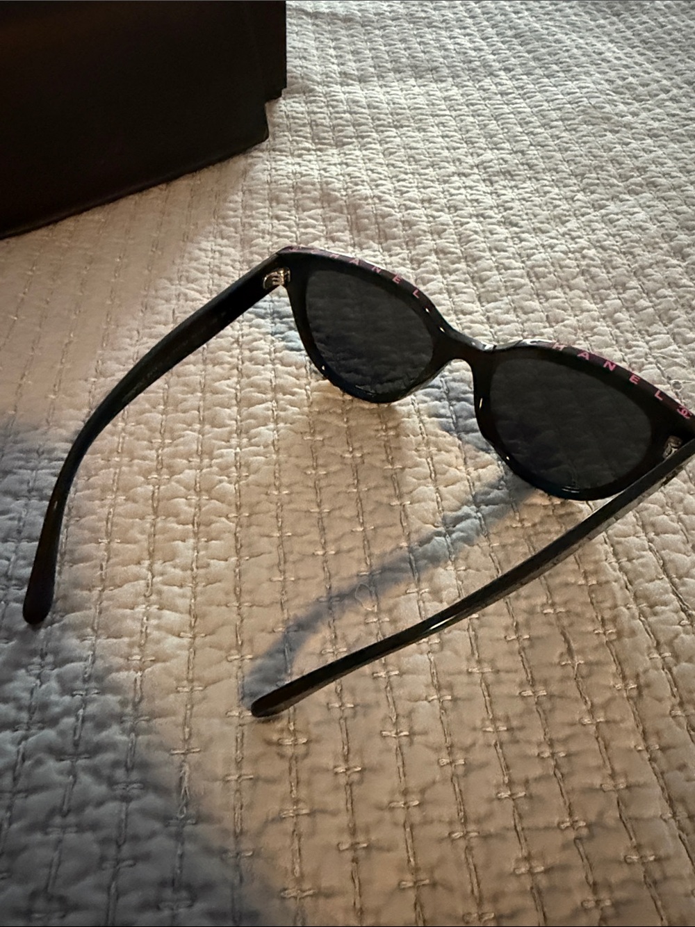 CHANEL Glossy Black Cat-Eye Sunglasses - Picture 6 of 10